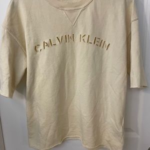 Short sleeved Calvin Klein sweatshirt with cutout